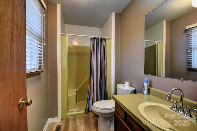 119 Pleasant Hill Circle, Waynesville, NC 28786