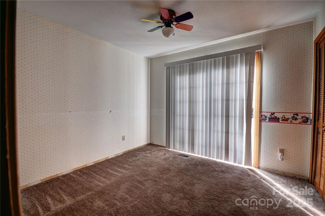 119 Pleasant Hill Circle, Waynesville, NC 28786