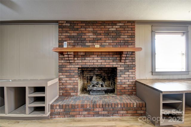 119 Pleasant Hill Circle, Waynesville, NC 28786