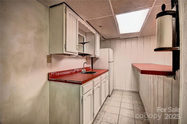 119 Pleasant Hill Circle, Waynesville, NC 28786