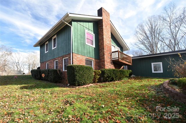 119 Pleasant Hill Circle, Waynesville, NC 28786