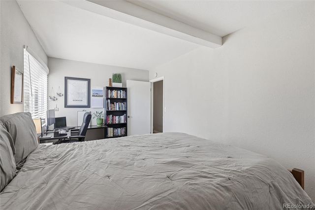 1090 S Newark Street, Aurora, CO 80012