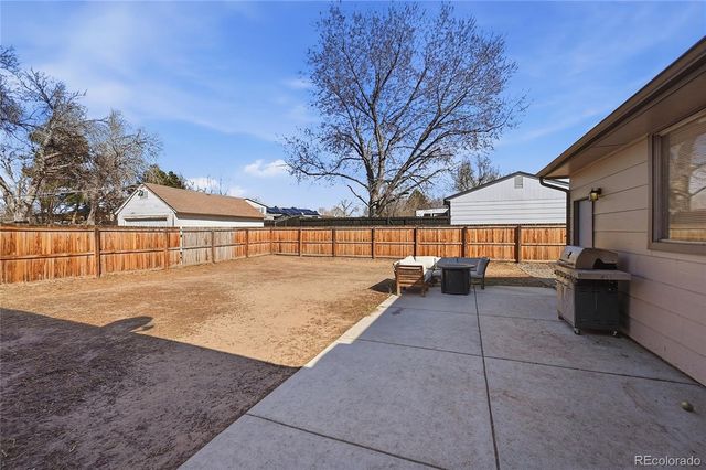 1090 S Newark Street, Aurora, CO 80012