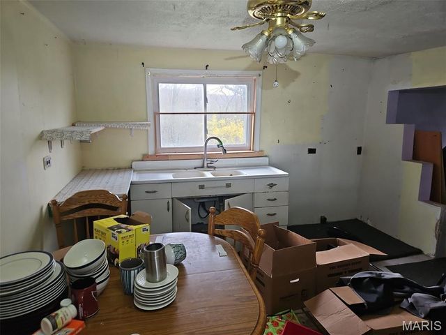 10270 State Road Bb, Hillsboro, MO 63050