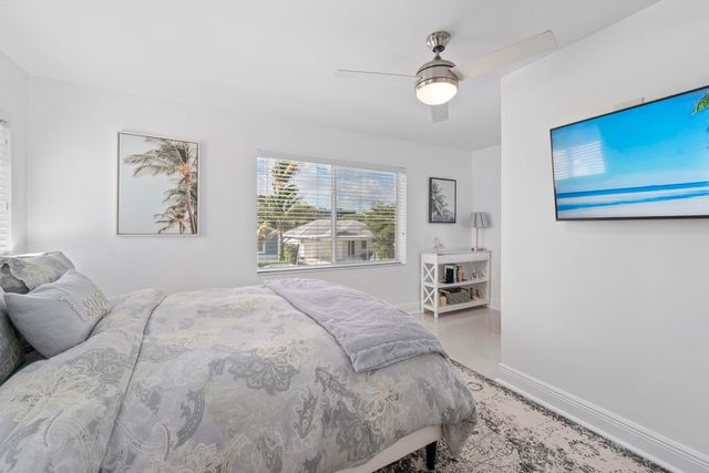 92 S 18th Ave Avenue S, Lake Worth Beach, FL 33460