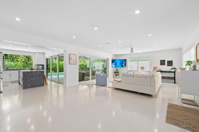 92 S 18th Ave Avenue S, Lake Worth Beach, FL 33460