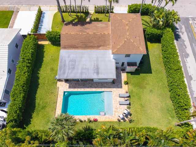 92 S 18th Ave Avenue S, Lake Worth Beach, FL 33460