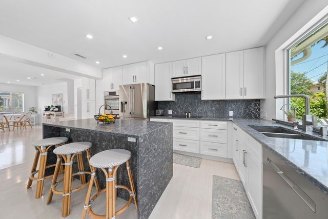 92 S 18th Ave Avenue S, Lake Worth Beach, FL 33460