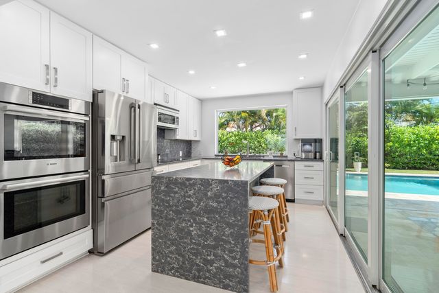 92 S 18th Ave Avenue S, Lake Worth Beach, FL 33460