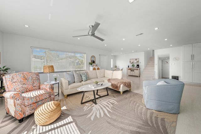 92 S 18th Ave Avenue S, Lake Worth Beach, FL 33460