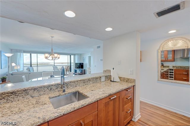 17080 Harbour Point DR 916, Fort Myers, FL 33908