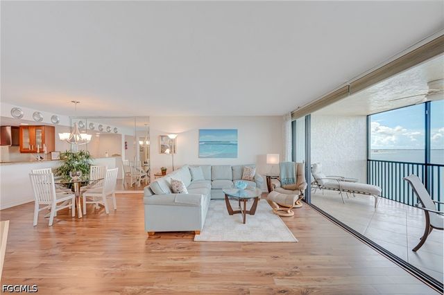17080 Harbour Point DR 916, Fort Myers, FL 33908