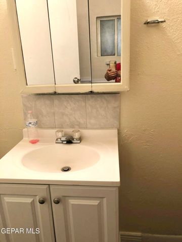801 DELHI Drive, Socorro, TX 79927