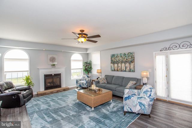 225 ARUNDEL AVE, Horsham, PA 19044