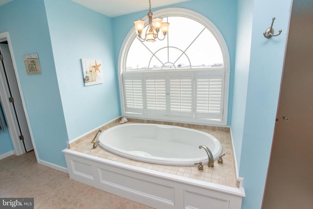 225 ARUNDEL AVE, Horsham, PA 19044