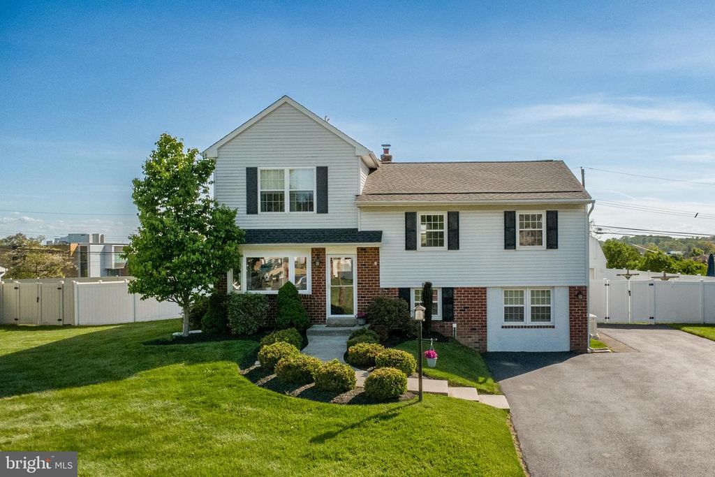 225 ARUNDEL AVE, Horsham, PA 19044