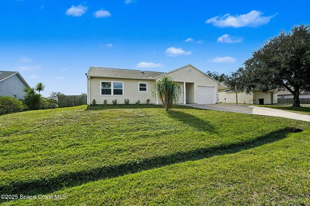 434 Newgate Street NW, Palm Bay, FL 32907