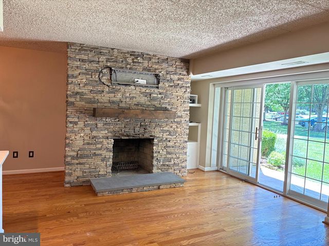 801 DEER RUN, Norristown, PA 19403