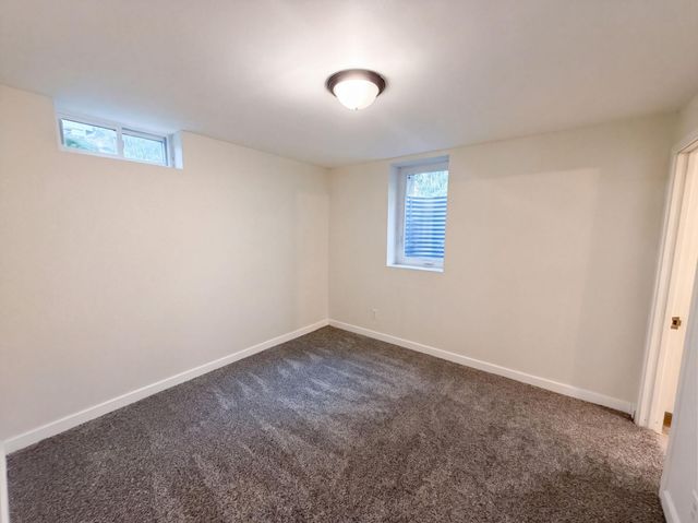 572 11th Avenue NW, New Brighton, MN 55112