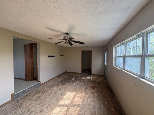 15 Short Race Street, Dry Ridge, KY 41035