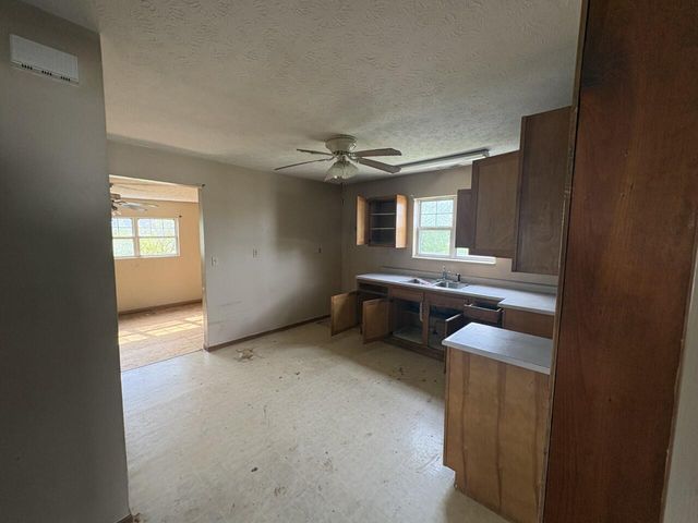 15 Short Race Street, Dry Ridge, KY 41035
