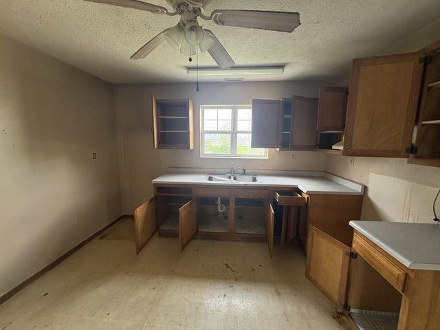 15 Short Race Street, Dry Ridge, KY 41035