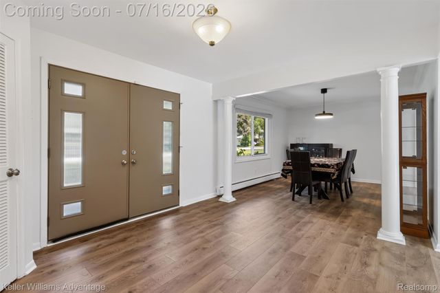 6711 Woodside Trail, West Bloomfield Charter Township, MI 48322