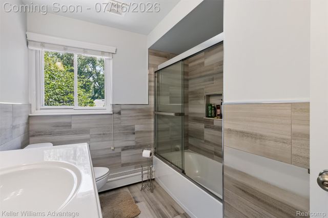 6711 Woodside Trail, West Bloomfield Charter Township, MI 48322