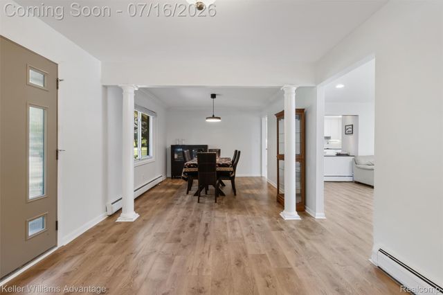 6711 Woodside Trail, West Bloomfield Charter Township, MI 48322
