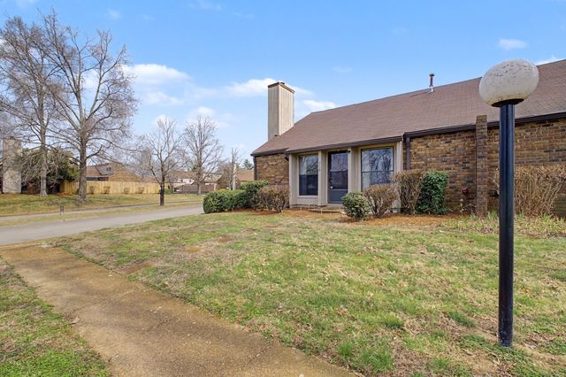 218 Harpers Mill Ct, Hermitage, TN 37076