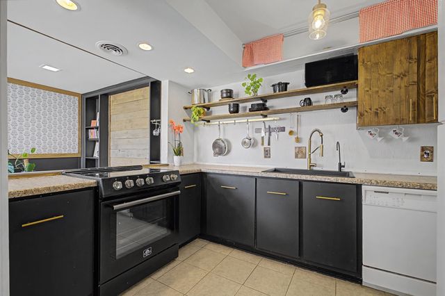 218 Harpers Mill Ct, Hermitage, TN 37076