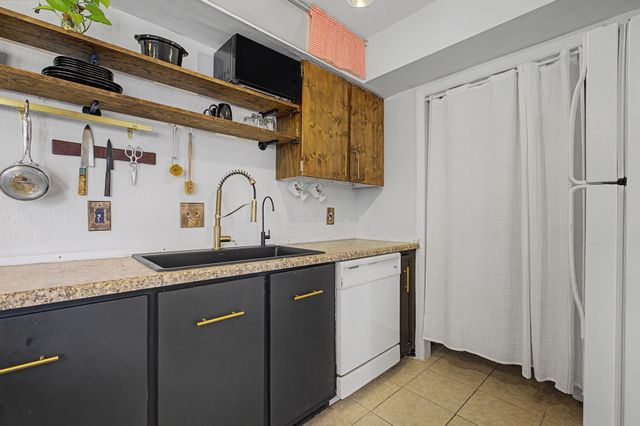 218 Harpers Mill Ct, Hermitage, TN 37076