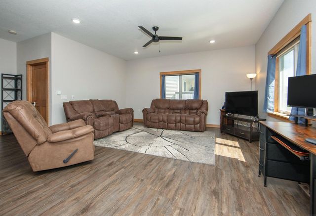 812 4th Street, Parkersburg, IA 50665