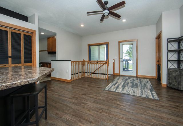 812 4th Street, Parkersburg, IA 50665