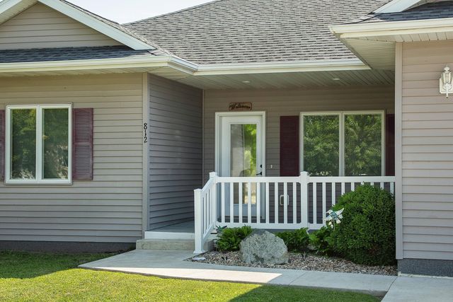 812 4th Street, Parkersburg, IA 50665