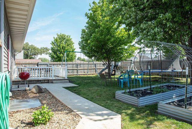 812 4th Street, Parkersburg, IA 50665