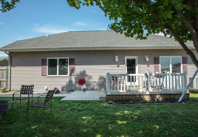 812 4th Street, Parkersburg, IA 50665