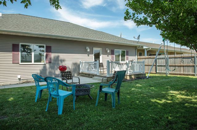 812 4th Street, Parkersburg, IA 50665