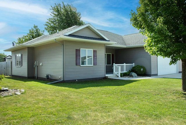 812 4th Street, Parkersburg, IA 50665