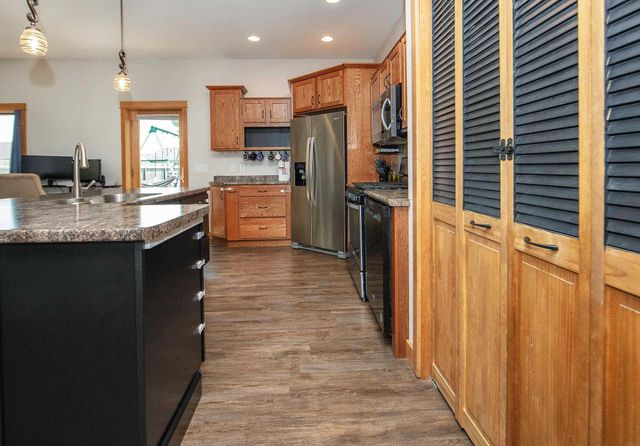 812 4th Street, Parkersburg, IA 50665