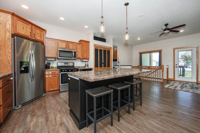 812 4th Street, Parkersburg, IA 50665
