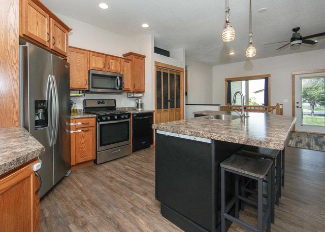 812 4th Street, Parkersburg, IA 50665
