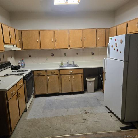 392 New Jersey Avenue 392-1, Brooklyn, NY 11207
