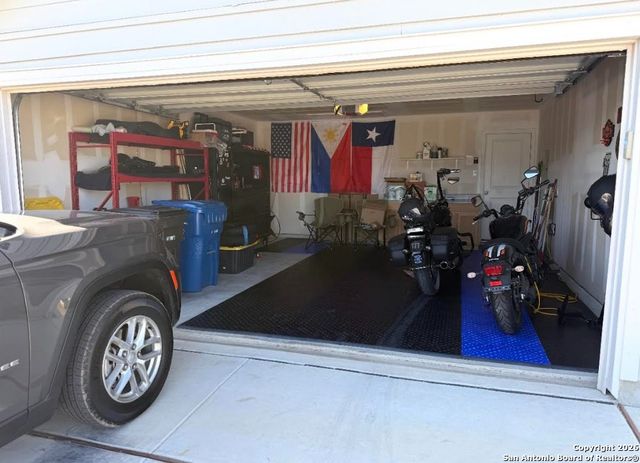 1207 Flame Tanager, San Antonio, TX 78245