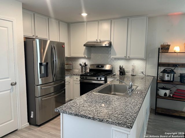 1207 Flame Tanager, San Antonio, TX 78245