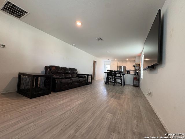 1207 Flame Tanager, San Antonio, TX 78245