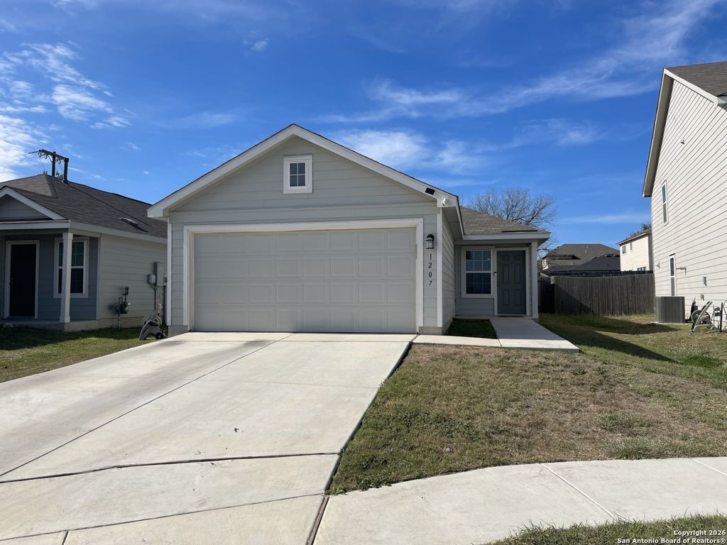 1207 Flame Tanager, San Antonio, TX 78245