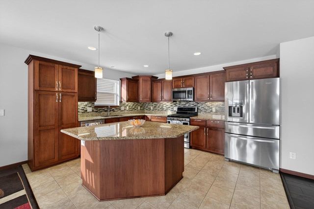 5 Rustling Birch Court, Verona, WI 53593