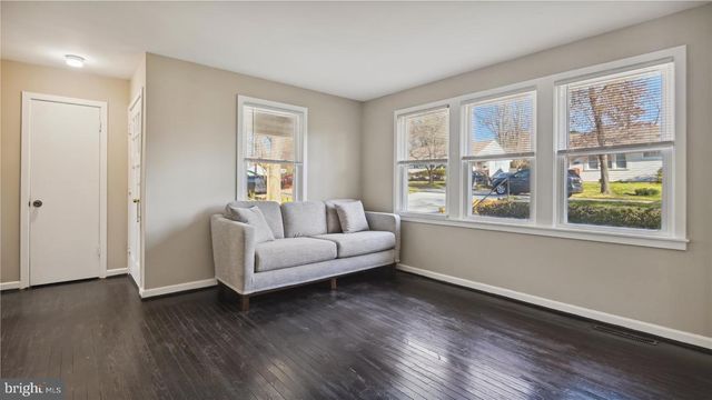 1123 PARRISH DR, Rockville, MD 20851