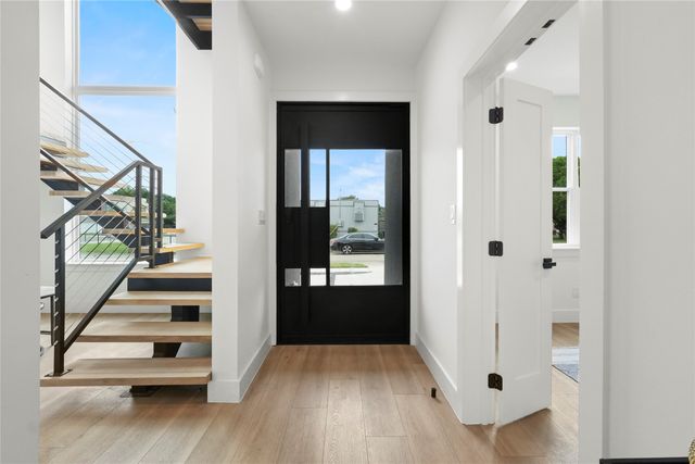 4033 Ivanhoe Lane, Dallas, TX 75212